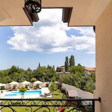 Mediterra *